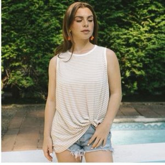 🌻5/$30🌻 🍁Jackson Rowe | Knotty Tank - Picture 1 of 4